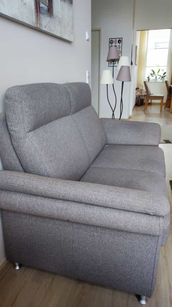 Modernes 2'er Sofa