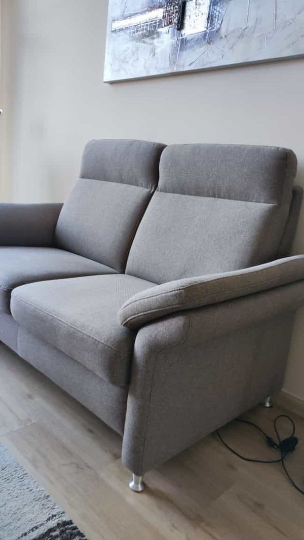 Modernes 2'er Sofa